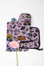 Kitchen Towel, Oven Mitt & Pot Holder Set by B.Yellowtail