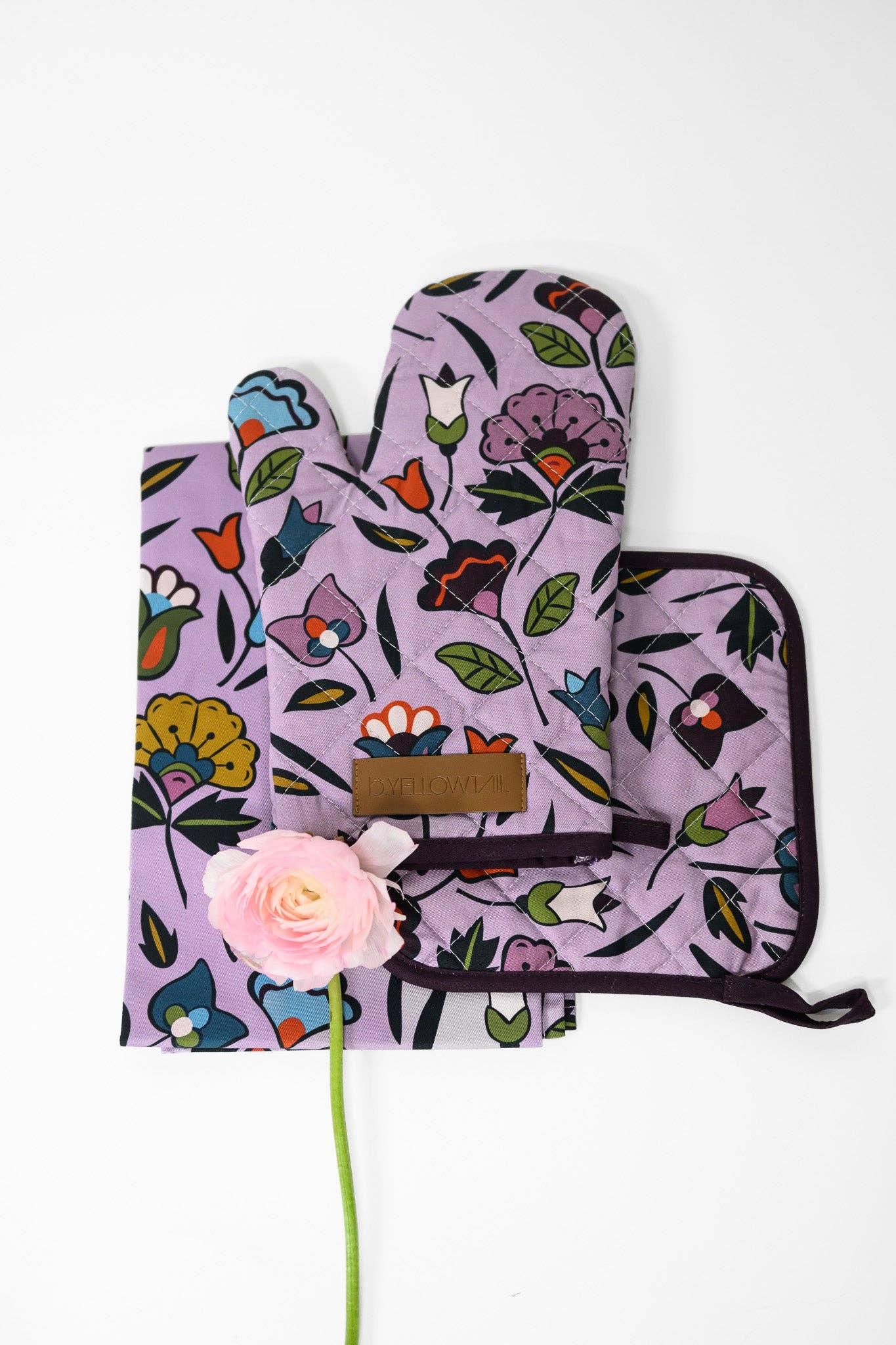 Kitchen Towel, Oven Mitt & Pot Holder Set by B.Yellowtail