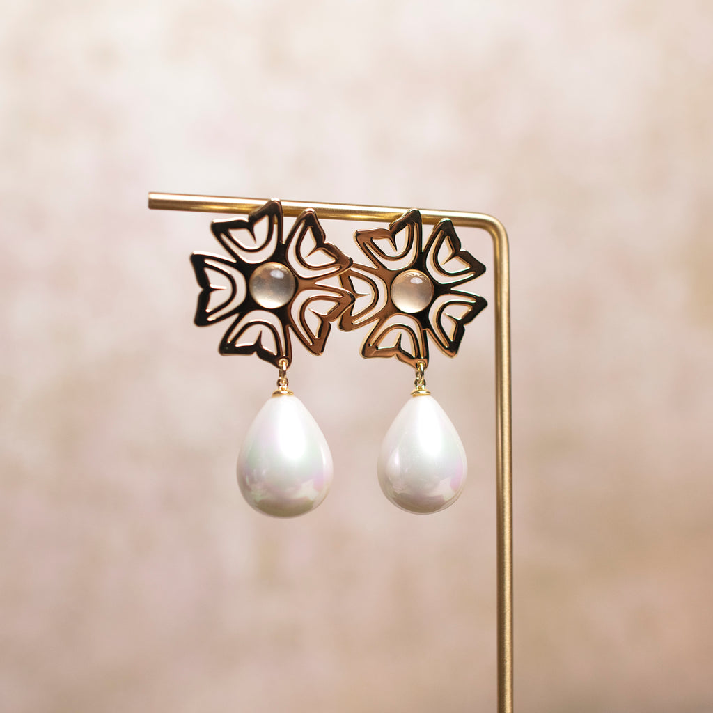 CCW | Earrings | Pearl Wild Rose Sovereign