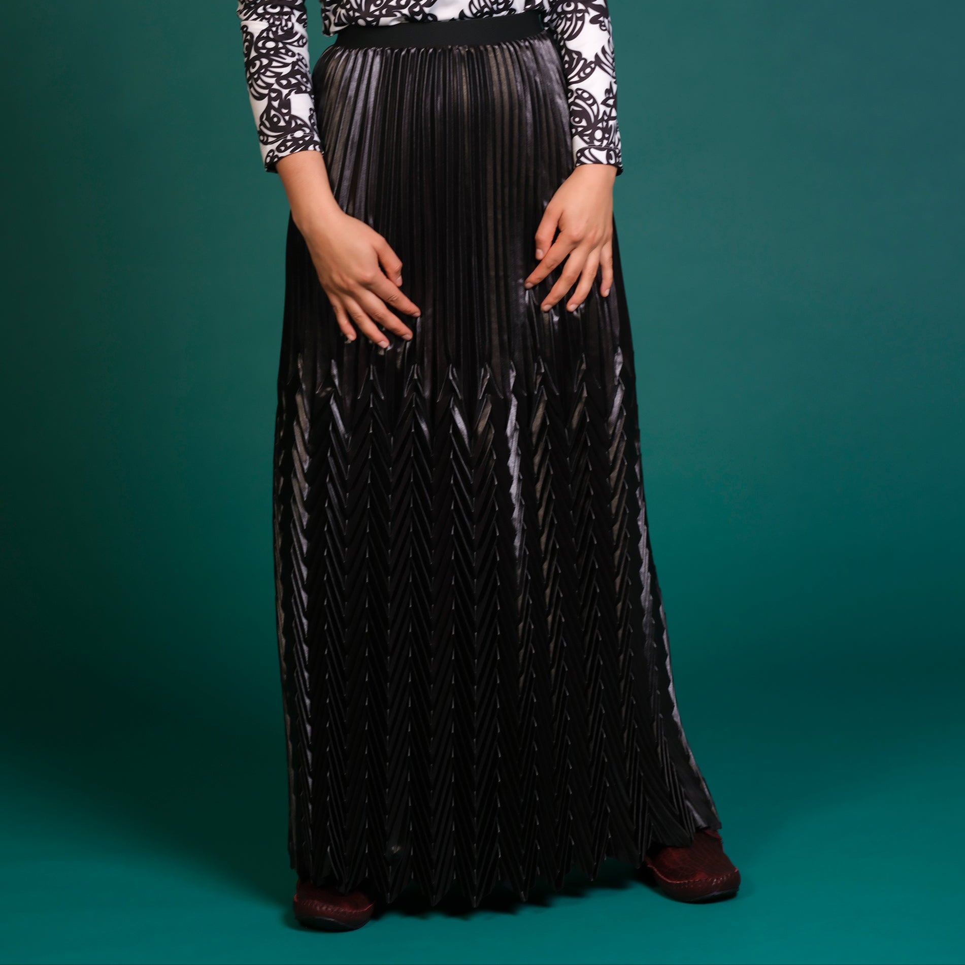 LH | Pleated Maxi Skirt | Black Asst