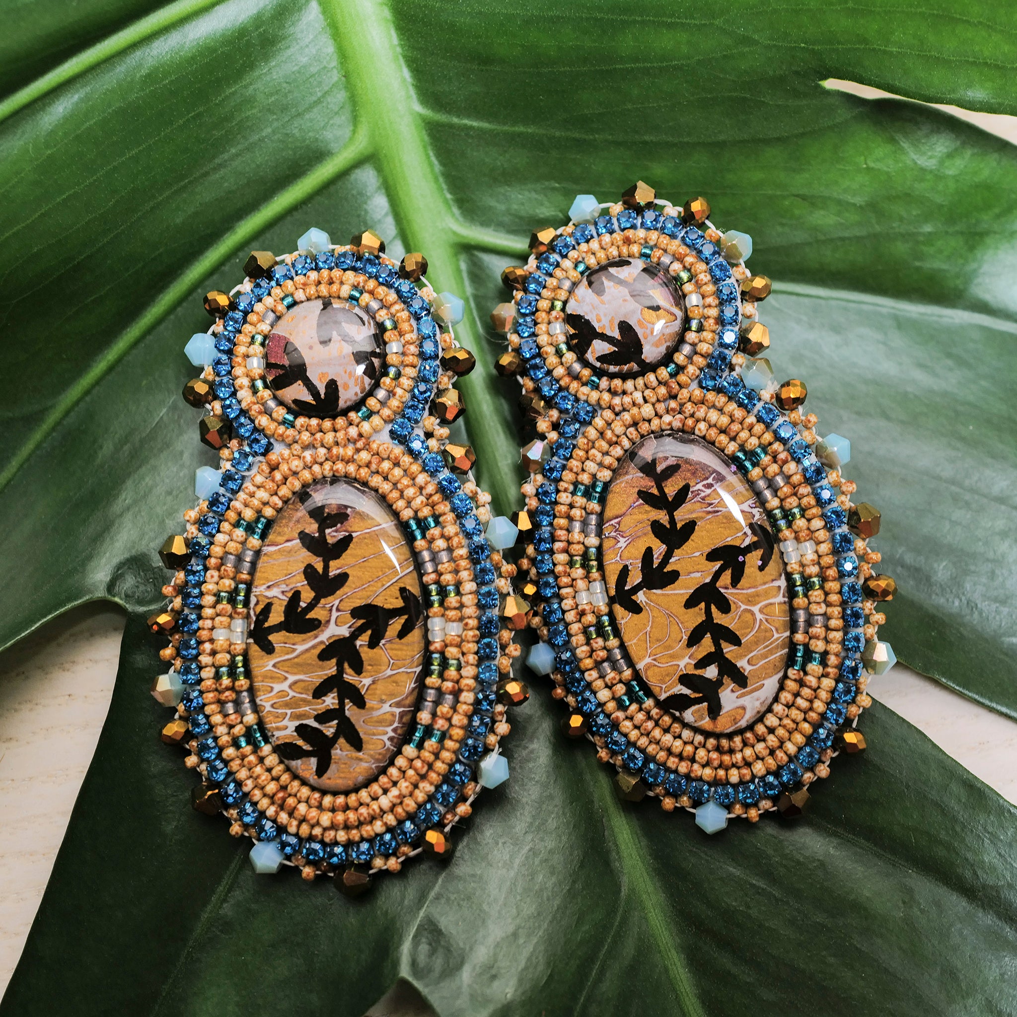 MB | Earrings | Mnikaoskokpa