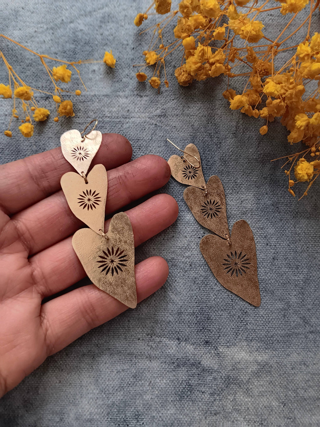 Hearts Cascade earrings by Gulushu